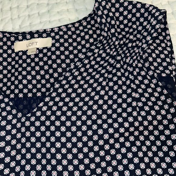 Loft Sleeveless Scoop Neck Top size Large Navy Blue - Picture 3 of 7